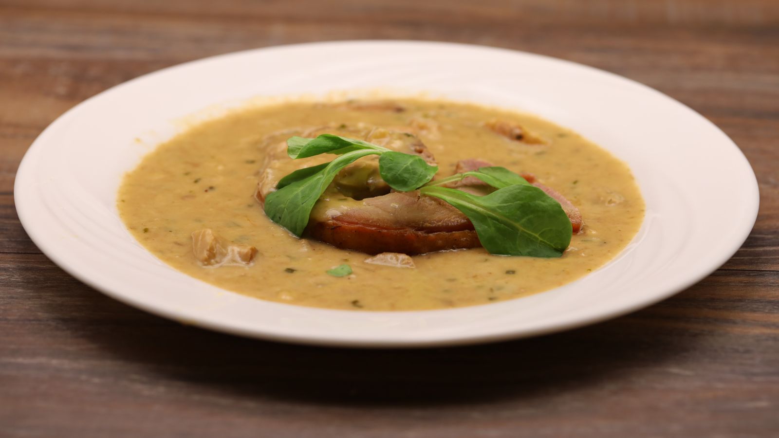 Turkey herb roast with porcini mushrooms